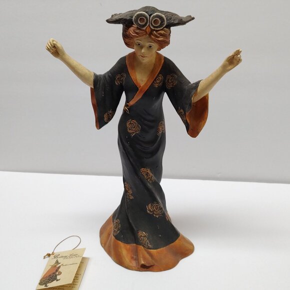 Bethany Lowe Designs - Halloween Glamour Witch with Owl Hat missing Lantern - Picture 1 of 6